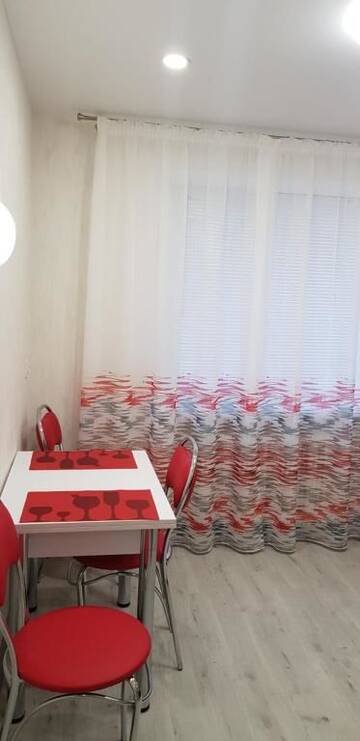 Фото номера Апартаменты с 1 спальней Апартаменты 2-х комнатная Квартира г. Мелитополь 15